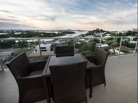 Curtis Central Apartments - Accommodation Daintree 2