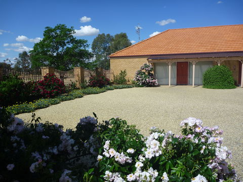 Fairways Bed And  Breakfast At Jerilderie - Accommodation Daintree 1