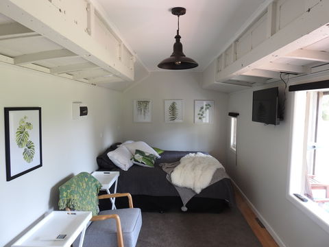 Miners Ridge Vineyard Railway Carriage B&B - Accommodation Daintree 0