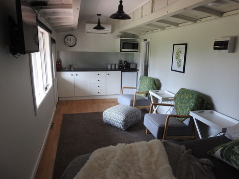 Miners Ridge Vineyard Railway Carriage B&B - Accommodation Daintree 2