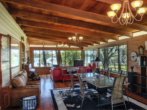 Riverside Holiday Retreat Yamba - Accommodation Daintree 2
