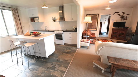 Sisters Beach House - Accommodation Daintree 0