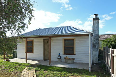 Stable Cottage - Accommodation Daintree 0