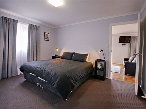 Starline Alpaca Farm Stay - Accommodation Daintree 0