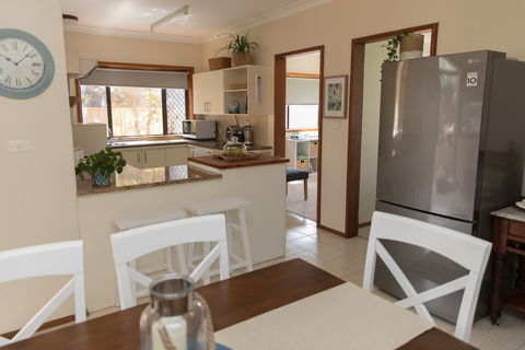 Taranaki Beach Unit - Accommodation Daintree 0