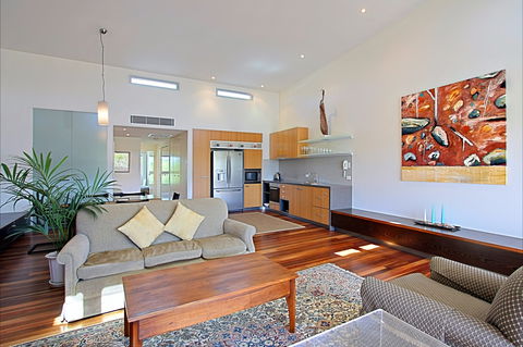 Beach Villa 17, East On Byron - Accommodation Daintree 0