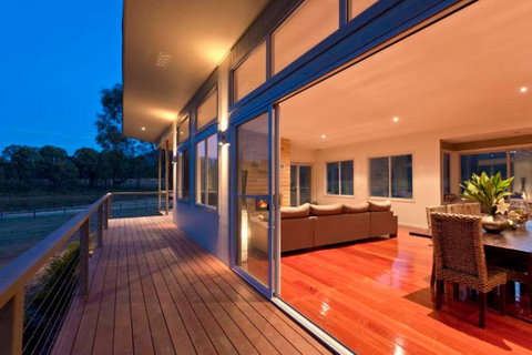 Blue  Cliff Retreat - Accommodation Daintree 2