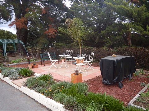 Colonial Lodge Motor Inn - Accommodation Daintree 2