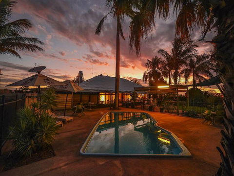 Devils Marbles Hotel - Accommodation Daintree 2
