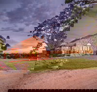 Honeysuckle Rise Country Accommodation - Accommodation Daintree