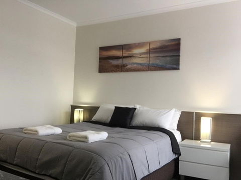 Red Carpet Motel - Accommodation Daintree 2