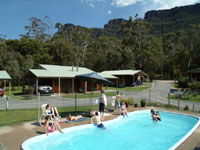 Halls Gap Log Cabins - Accommodation Daintree 3