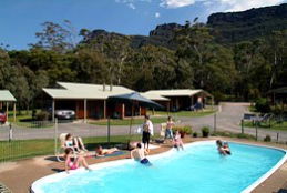 Halls Gap Log Cabins - Accommodation Daintree 4
