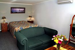 Daylesford Central Motor Inn - Accommodation Daintree 2
