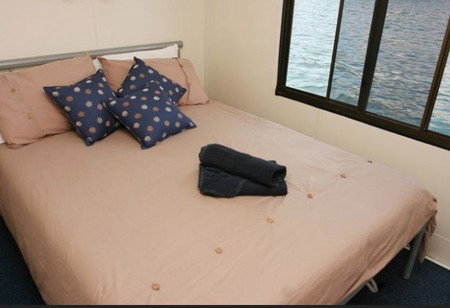 Boyds Bay Houseboat Holidays - Accommodation Daintree 4