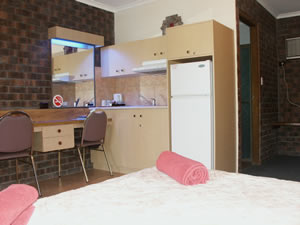 City Lights Motel - Accommodation Daintree 2