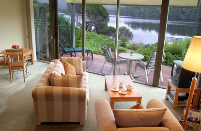 Gipsy Point Lakeside Boutique Resort - Accommodation Daintree 3