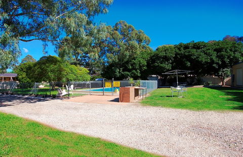 Wattle Motel - Accommodation Daintree 3