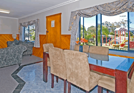 Homelea Accommodation Apartments - Accommodation Daintree 4