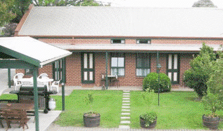 Mansfield Travellers Lodge - Accommodation Daintree 0