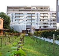 Honeysuckle Executive Apartments - Accommodation Daintree