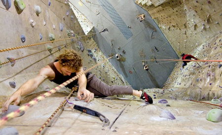Cliffhanger Climbing Gym - Accommodation Daintree 2