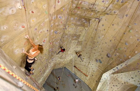 Cliffhanger Climbing Gym - Accommodation Daintree 3