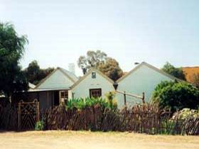 Miners Cottage And Garden - Accommodation Daintree 0