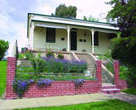 Chifley Home And Education Centre - Accommodation Daintree 0