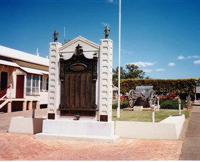 Gayndah War Memorial - Accommodation Daintree 0