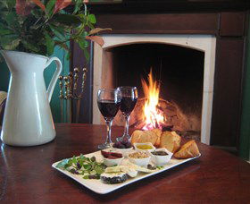 Ambermere Inn - EST 1845 - Accommodation Daintree 0