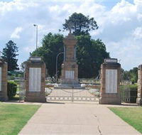 Warwick War Memorial and Gates - Accommodation Daintree