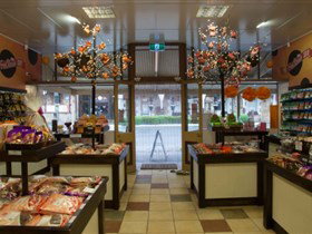 The Menz FruChocs Shop - Hahndorf - Accommodation Daintree 1