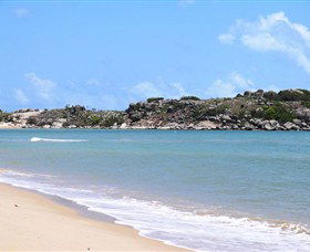 Dhamitjinya (East Woody Island) And Galaru (East Woody Beach) - Accommodation Daintree 1