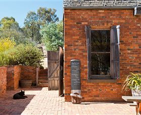 Sally's Paddock At Redbank Winery - Accommodation Daintree 1