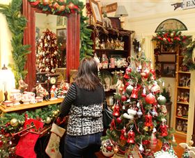 Rick Rutherfords Country Gallery - Accommodation Daintree 5