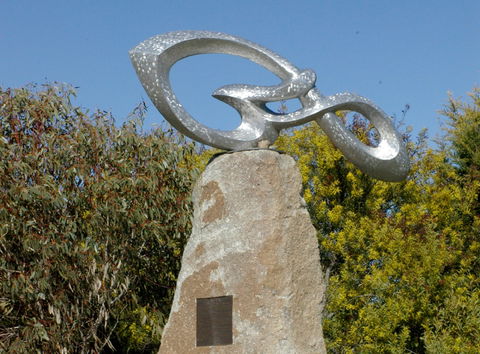 The Glen And Southern Cross Constellation Sculptures - Accommodation Daintree 0