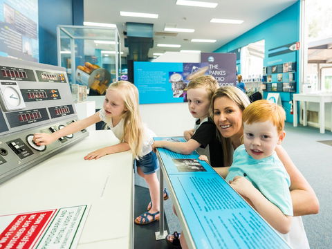 CSIRO Parkes Radio Telescope Visitor Centre - Accommodation Daintree 1