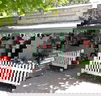 Zambezi Crafts - Accommodation Daintree