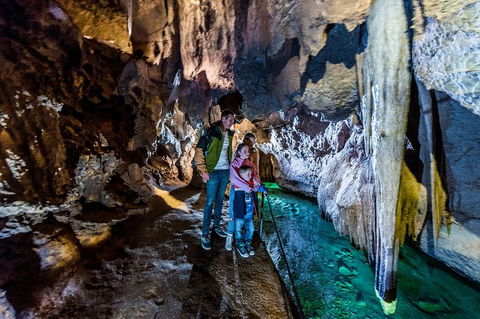 Jenolan Caves: Imperial Cave Tour - Accommodation Daintree 2
