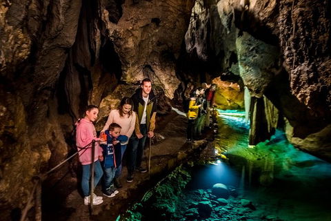 Jenolan Caves: Imperial Cave Tour - Accommodation Daintree 0