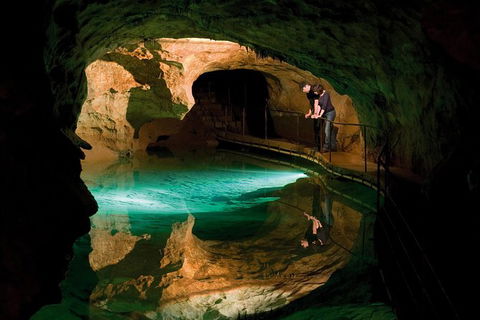 Jenolan Caves: Extended Temple Of Baal Cave Tour - Accommodation Daintree 1
