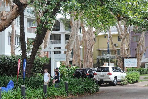 Airport Transfer - Palm Cove, Kewarra Beach & Trinity Beach To Cairns Airport - Accommodation Daintree 6