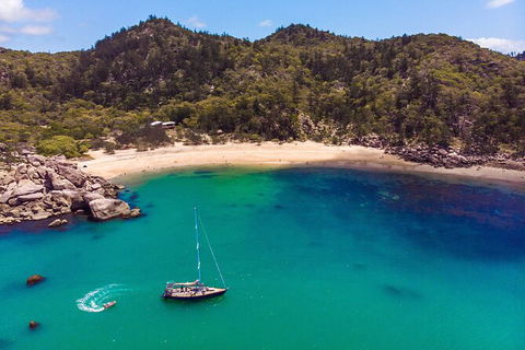 Helicopter And Magnetic Island Sailing - Accommodation Daintree 5