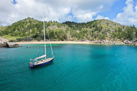 Helicopter And Magnetic Island Sailing - Accommodation Daintree 8