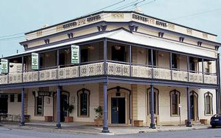 Exeter Hotel Semaphore - Accommodation Daintree 0