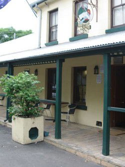 Bird In Hand Inn - Accommodation Daintree 1