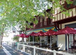 Flanagans Border Inn Hotel - Accommodation Daintree 0