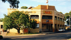 Royal Hotel Drouin - Accommodation Daintree