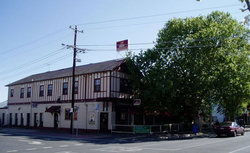 Flanagans Border Inn Hotel - Accommodation Daintree 1